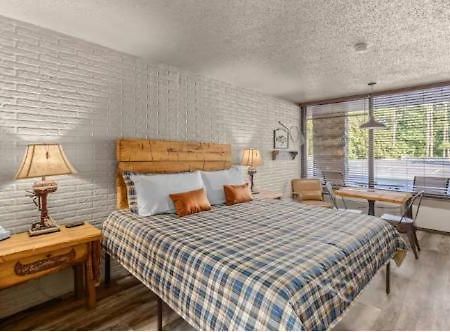Stonegate Lodge King Bed Wifi Roku Tv Salt Water Pool Room #203 Eureka Springs Εξωτερικό φωτογραφία
