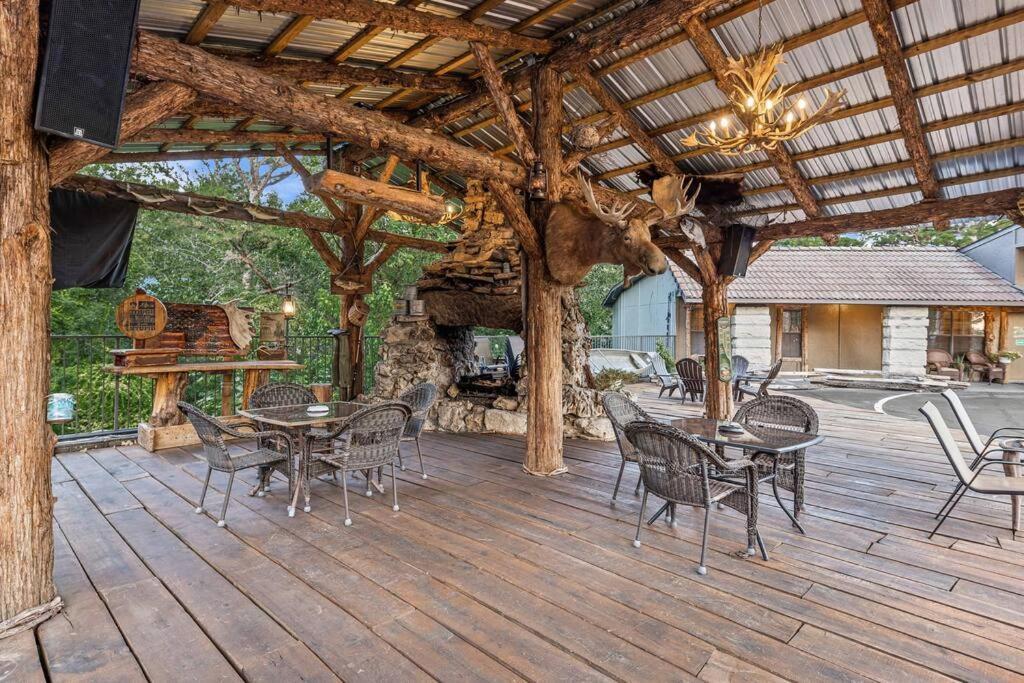 Stonegate Lodge King Bed Wifi Roku Tv Salt Water Pool Room #203 Eureka Springs Εξωτερικό φωτογραφία