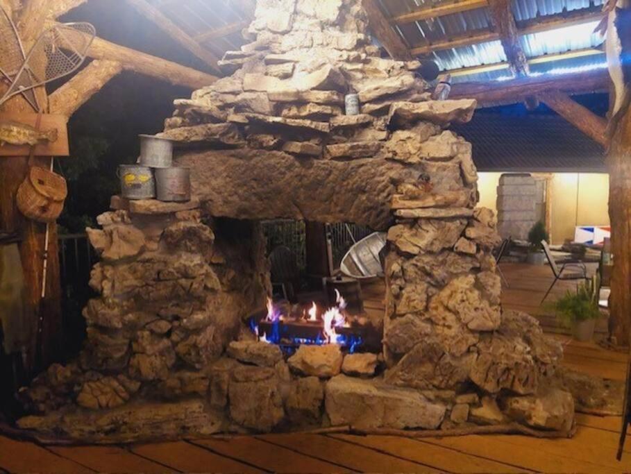 Stonegate Lodge King Bed Wifi Roku Tv Salt Water Pool Room #203 Eureka Springs Εξωτερικό φωτογραφία